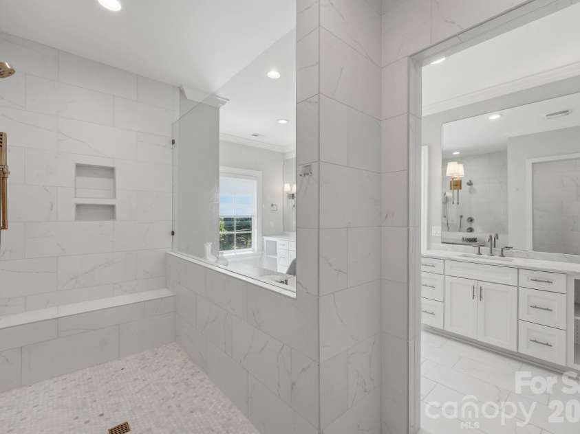 115 Thorncote Place, Charlotte, NC 28226.  MLS# CAR4402701, YatesRealty ID 37189. Primary bathroom