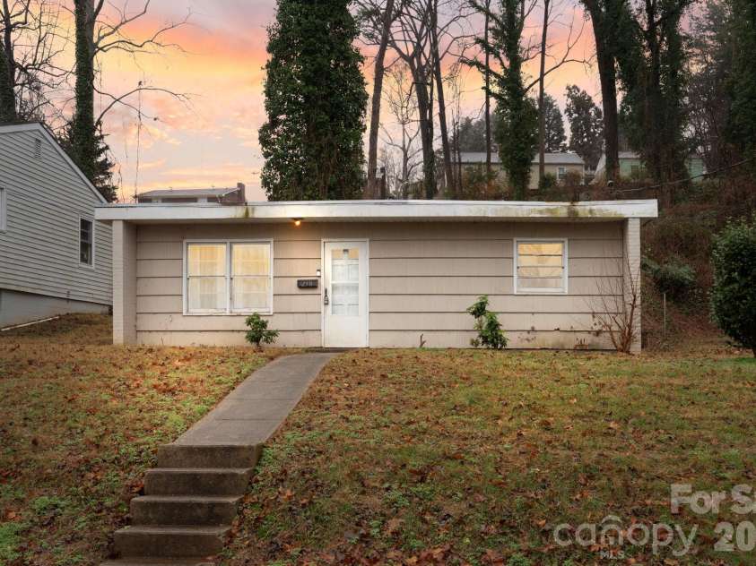 238 Bond Street, Winston Salem, NC 27127.  MLS# CAR4356513, YatesRealty ID 3719. 