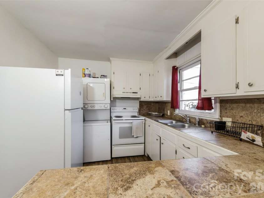 238 Bond Street, Winston Salem, NC 27127.  MLS# CAR4356513, YatesRealty ID 3719. 