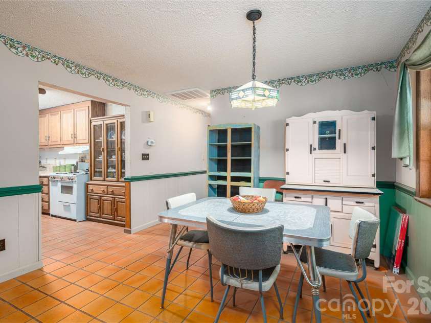 3323 Sadler Road, Alexis, NC 28006.  MLS# CAR4403471, YatesRealty ID 37191. Dining area