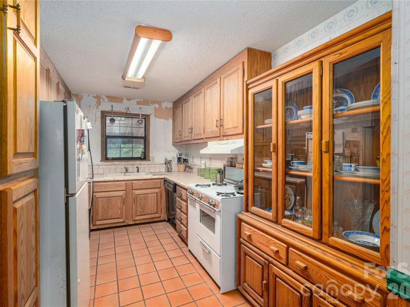 3323 Sadler Road, Alexis, NC 28006.  MLS# CAR4403471, YatesRealty ID 37191. Kitchen - ready for your updates