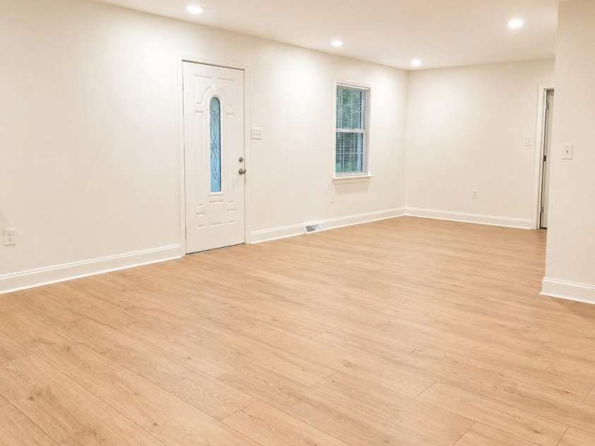 2007 Highland Street, Charlotte, NC 28208.  MLS# CAR4400417, YatesRealty ID 37192. 