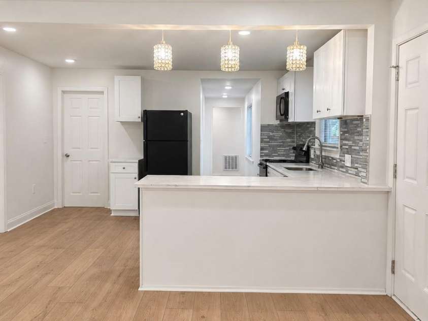 2007 Highland Street, Charlotte, NC 28208.  MLS# CAR4400417, YatesRealty ID 37192. 