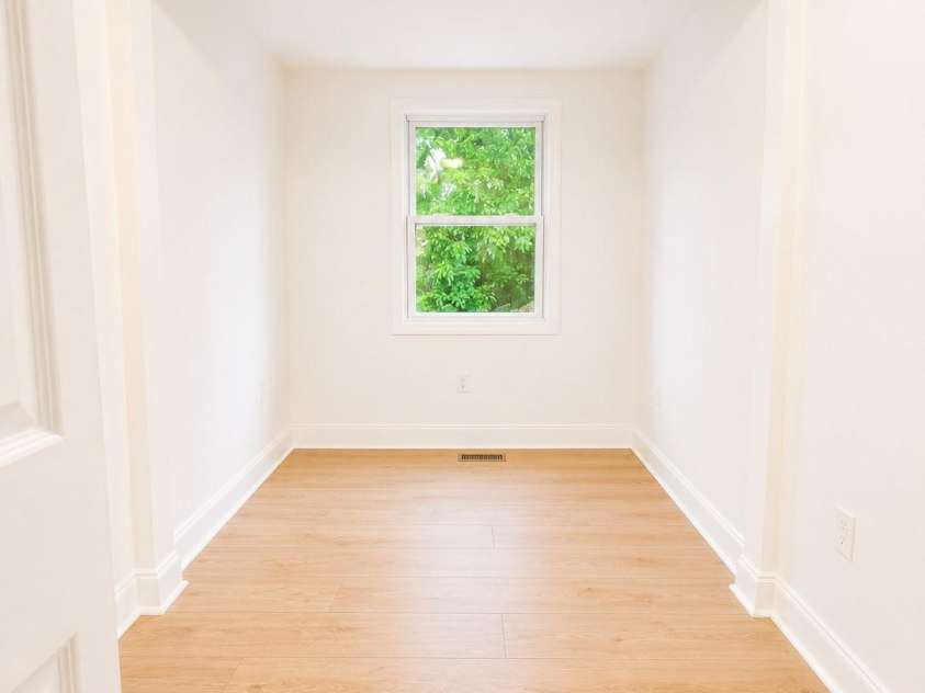 2007 Highland Street, Charlotte, NC 28208.  MLS# CAR4400417, YatesRealty ID 37192. 