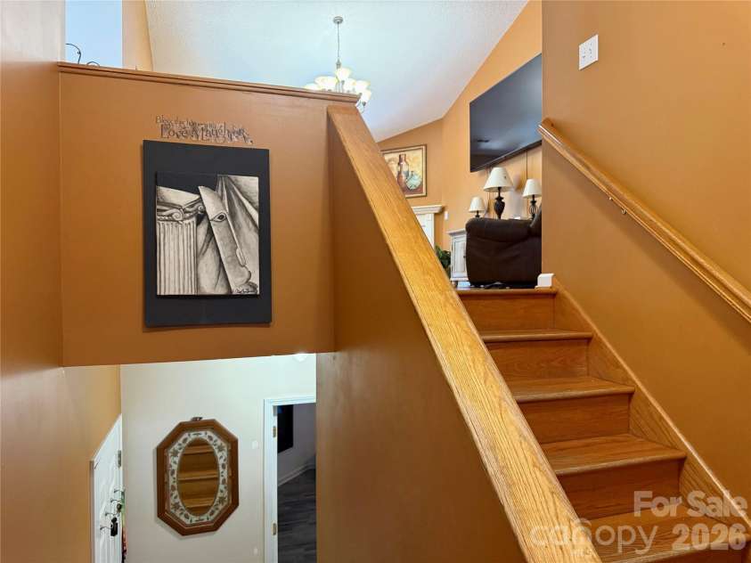 97 Freshfield Drive, Hudson, NC 28638.  MLS# CAR4404475, YatesRealty ID 37194. Entryway