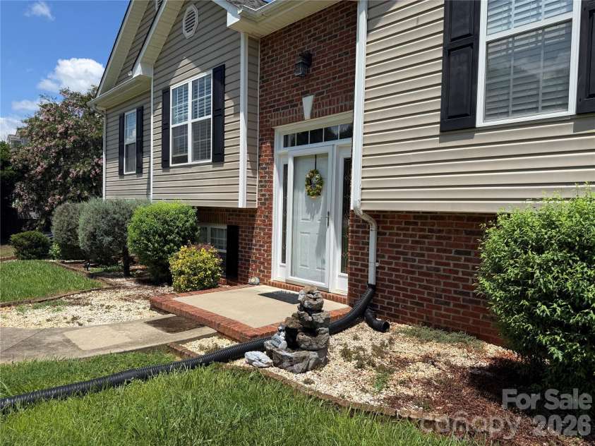 97 Freshfield Drive, Hudson, NC 28638.  MLS# CAR4404475, YatesRealty ID 37194. Front Stoop