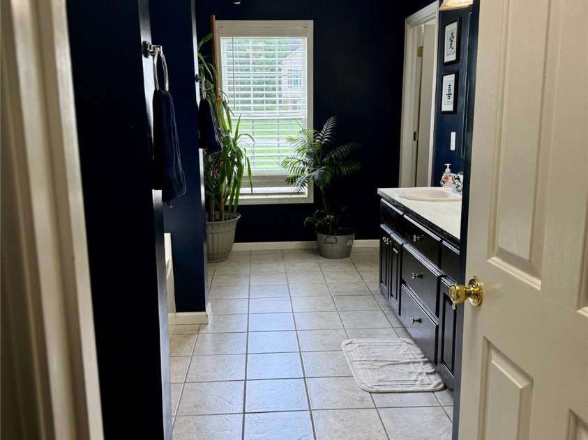 97 Freshfield Drive, Hudson, NC 28638.  MLS# CAR4404475, YatesRealty ID 37194. Primary Bath