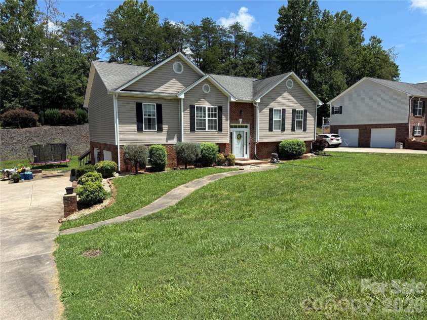 97 Freshfield Drive, Hudson, NC 28638.  MLS# CAR4404475, YatesRealty ID 37194. Street View