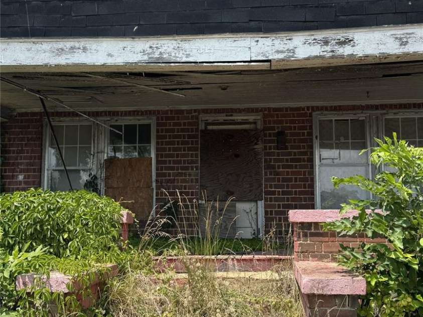317 Washington Street, Shelby, NC 28150.  MLS# CAR4404082, YatesRealty ID 37195. 