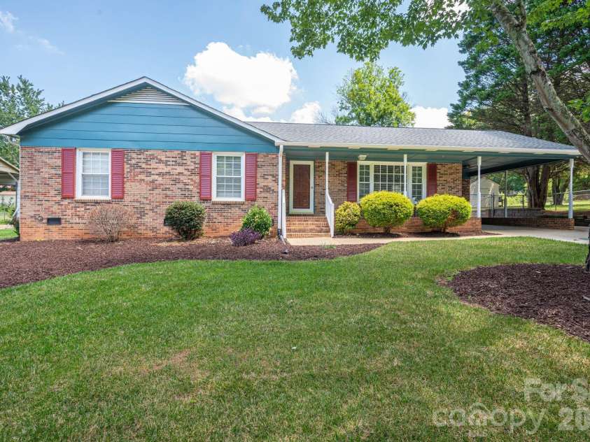 4416 Coachwood Lane, Gastonia, NC 28056.  MLS# CAR4404499, YatesRealty ID 37196. 