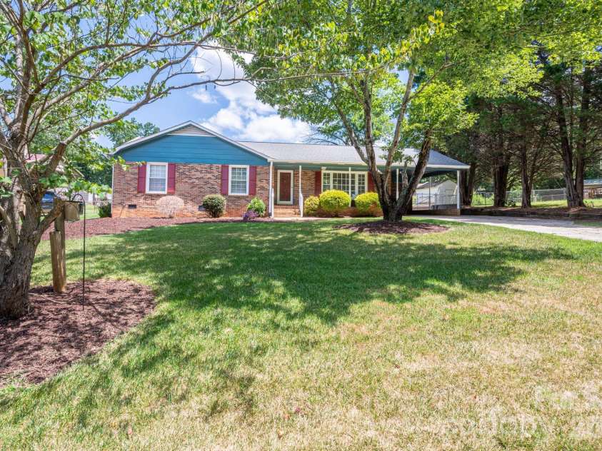 4416 Coachwood Lane, Gastonia, NC 28056.  MLS# CAR4404499, YatesRealty ID 37196. 