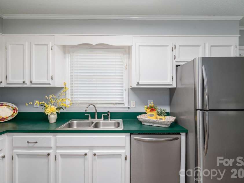 4416 Coachwood Lane, Gastonia, NC 28056.  MLS# CAR4404499, YatesRealty ID 37196. 