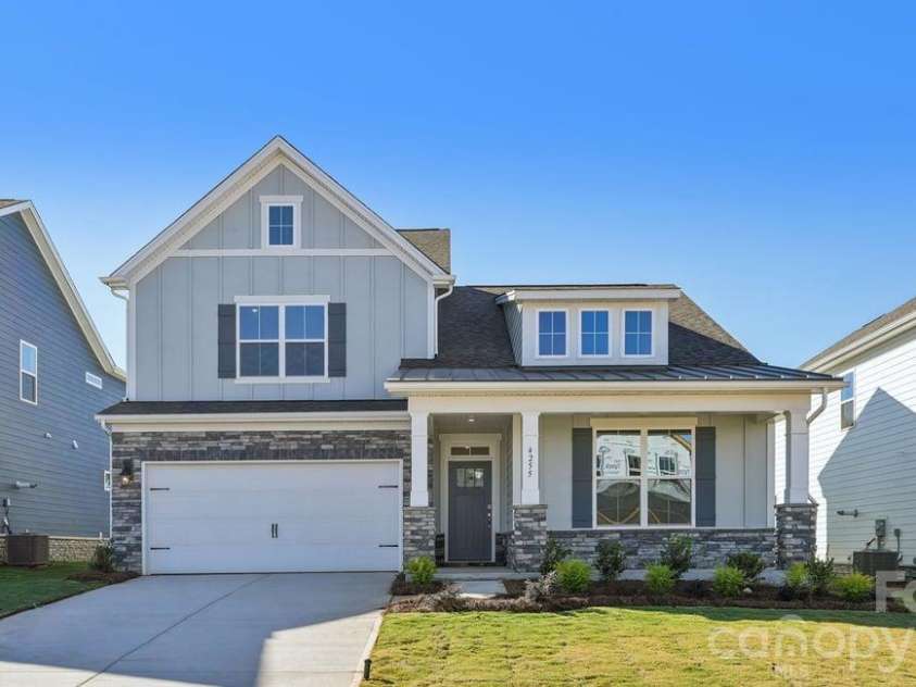 4255 Round Table Drive, Gastonia, NC 28056.  MLS# CAR4404627, YatesRealty ID 37198. 