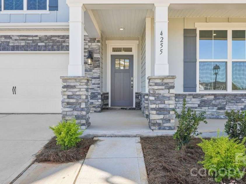 4255 Round Table Drive, Gastonia, NC 28056.  MLS# CAR4404627, YatesRealty ID 37198. 