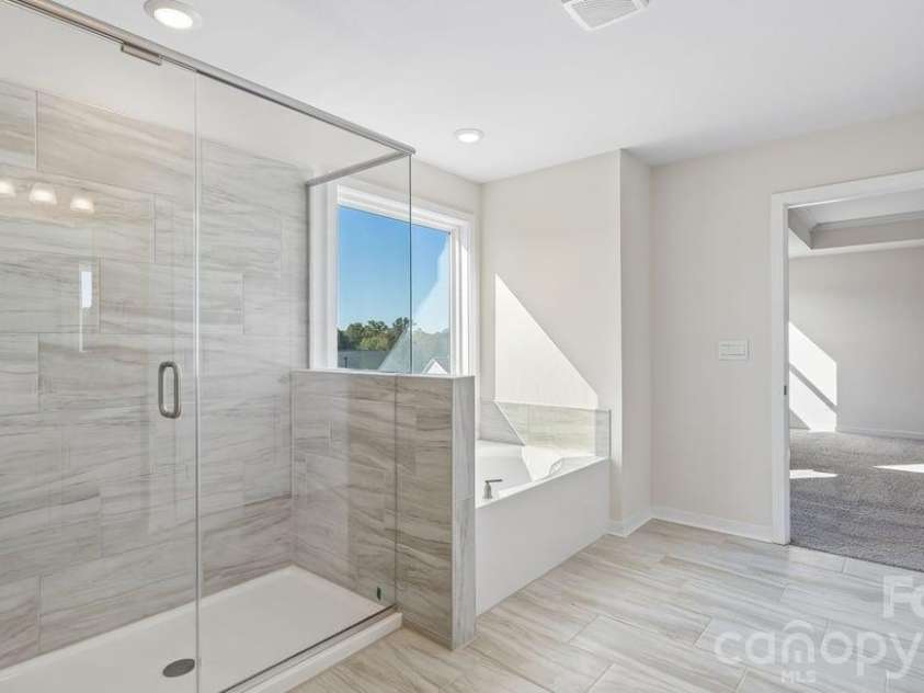 4255 Round Table Drive, Gastonia, NC 28056.  MLS# CAR4404627, YatesRealty ID 37198. 