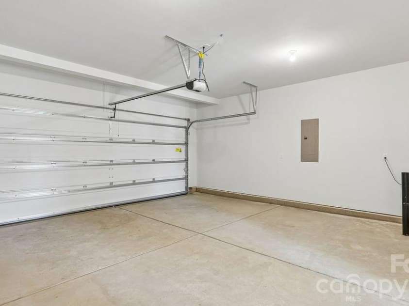 4255 Round Table Drive, Gastonia, NC 28056.  MLS# CAR4404627, YatesRealty ID 37198. 
