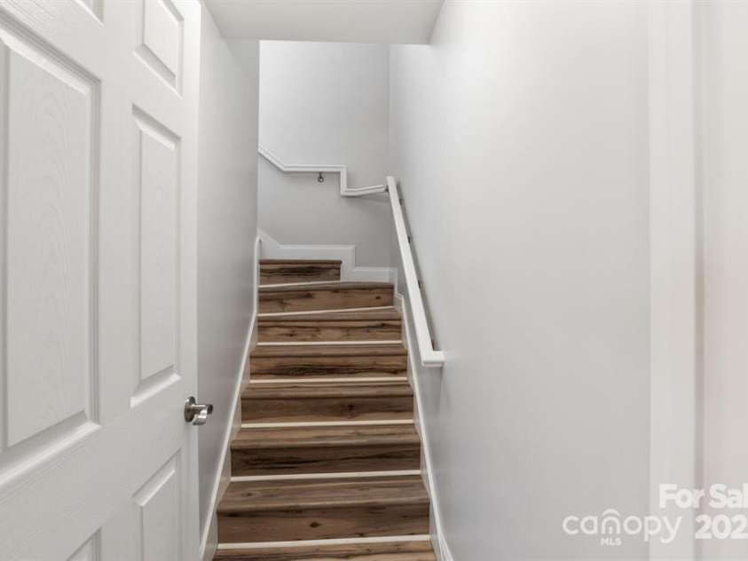 135 Quinn Hill Lane, Mars Hill, NC 28754.  MLS# CAR4214052, YatesRealty ID 372. 