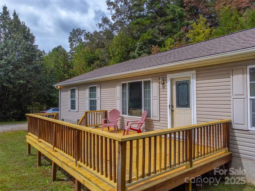 179 Fresh Water Ridge, Whittier, NC 28789.  MLS# CAR4311172, YatesRealty ID 372. 