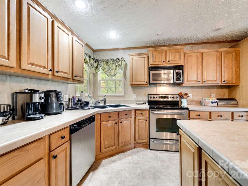 179 Fresh Water Ridge, Whittier, NC 28789.  MLS# CAR4311172, YatesRealty ID 372. 