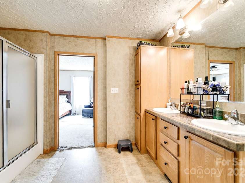 179 Fresh Water Ridge, Whittier, NC 28789.  MLS# CAR4311172, YatesRealty ID 372. 