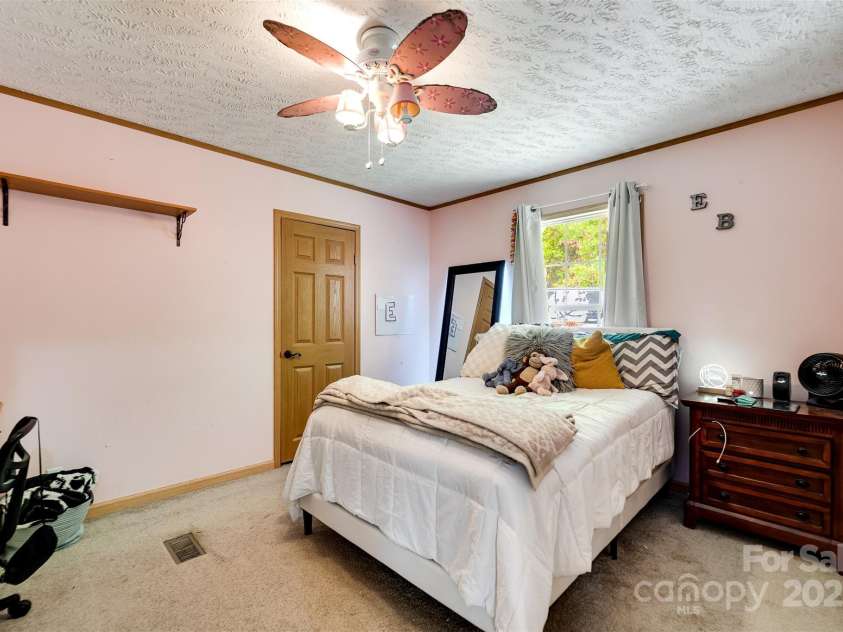 179 Fresh Water Ridge, Whittier, NC 28789.  MLS# CAR4311172, YatesRealty ID 372. 