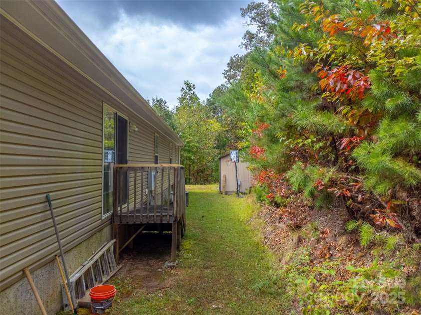 179 Fresh Water Ridge, Whittier, NC 28789.  MLS# CAR4311172, YatesRealty ID 372. 