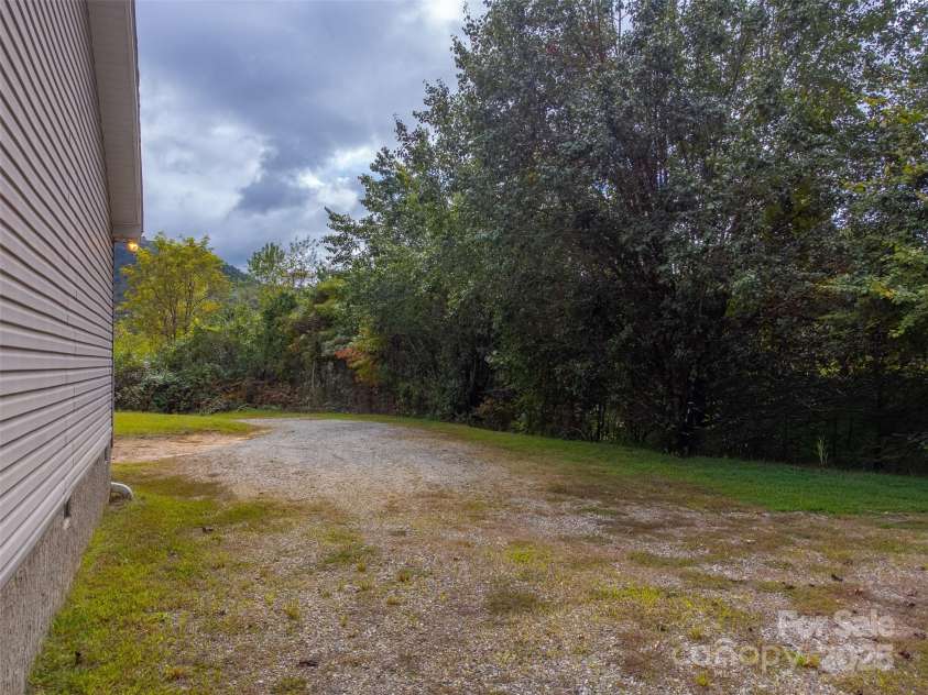 179 Fresh Water Ridge, Whittier, NC 28789.  MLS# CAR4311172, YatesRealty ID 372. 