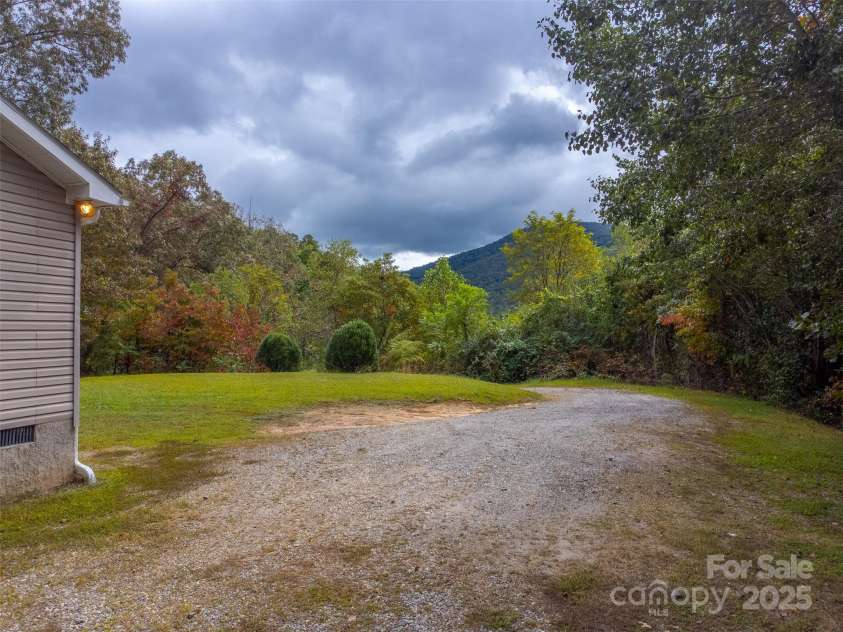 179 Fresh Water Ridge, Whittier, NC 28789.  MLS# CAR4311172, YatesRealty ID 372. 