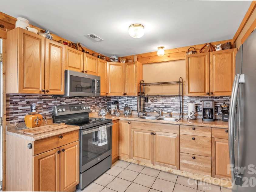 1791B Westbrook Road, Edgemoor, SC 29712.  MLS# CAR4356925, YatesRealty ID 3720. 