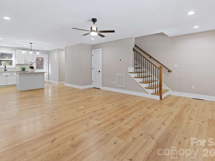 328 Bowditch Street, Burnsville, NC 28714.  MLS# CAR4332968, YatesRealty ID 3720. 