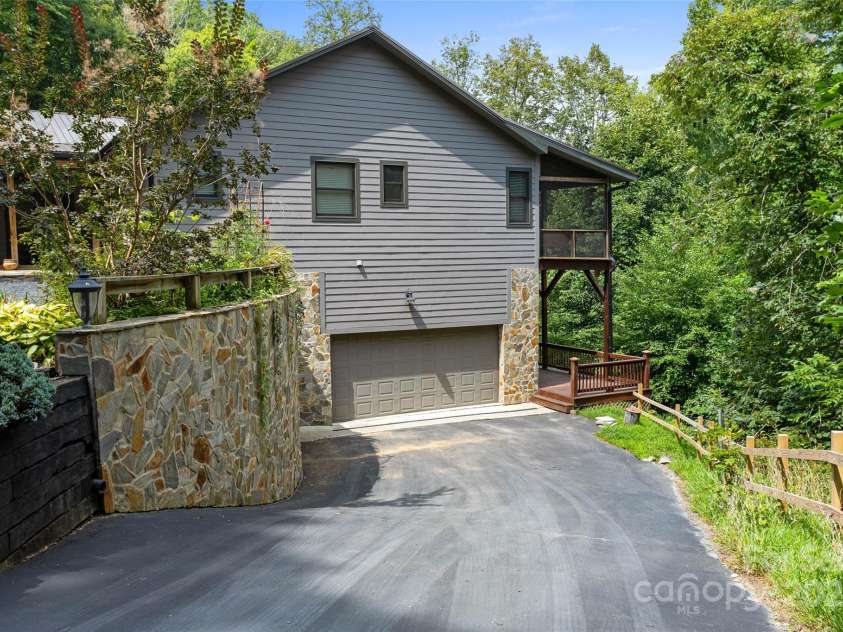 592 Susanna Cove Road, Mars Hill, NC 28754.  MLS# CAR4201421, YatesRealty ID 3720. 