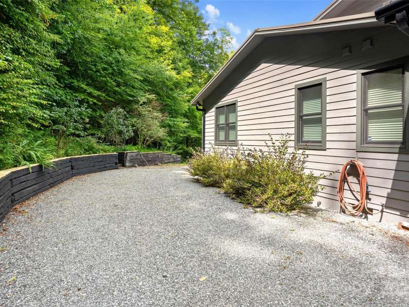 592 Susanna Cove Road, Mars Hill, NC 28754.  MLS# CAR4201421, YatesRealty ID 3720. 