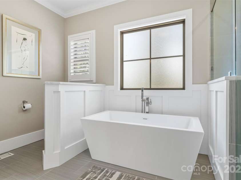 893 Players Ridge Road, Hickory, NC 28601.  MLS# CAR4305061, YatesRealty ID 37205. 