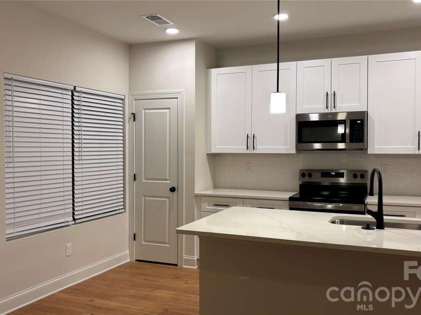 4817 Victoria Avenue, Charlotte, NC 28269.  MLS# CAR4404653, YatesRealty ID 37206. 