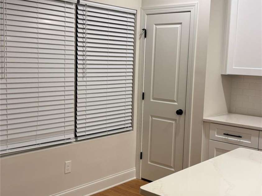 4817 Victoria Avenue, Charlotte, NC 28269.  MLS# CAR4404653, YatesRealty ID 37206. 