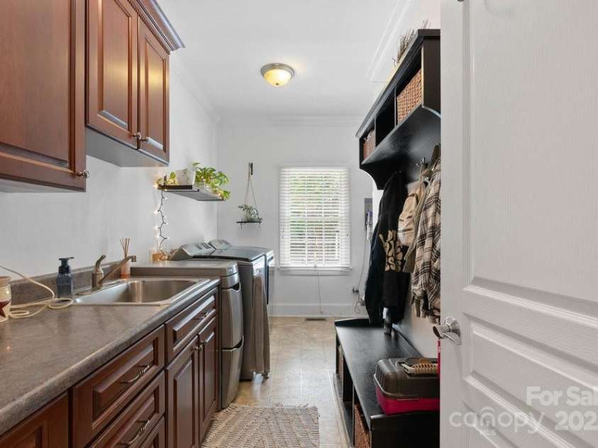 134 Brightmore Circle, Rutherfordton, NC 28139.  MLS# CAR4300991, YatesRealty ID 3721. Main level laundry room