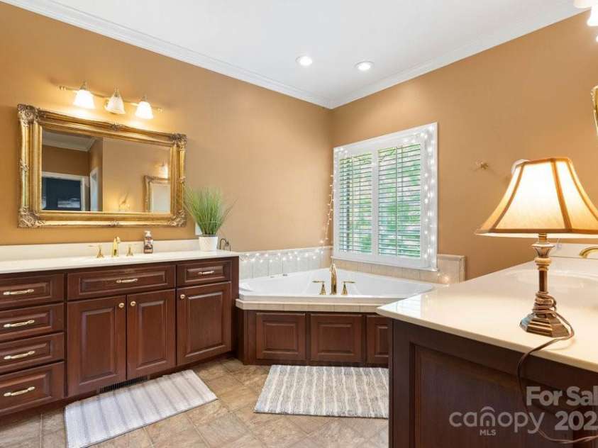134 Brightmore Circle, Rutherfordton, NC 28139.  MLS# CAR4300991, YatesRealty ID 3721. Master bath - does not show shower or double closet