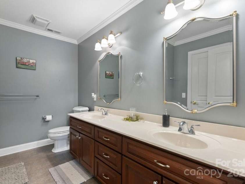 134 Brightmore Circle, Rutherfordton, NC 28139.  MLS# CAR4300991, YatesRealty ID 3721. Upstairs bath