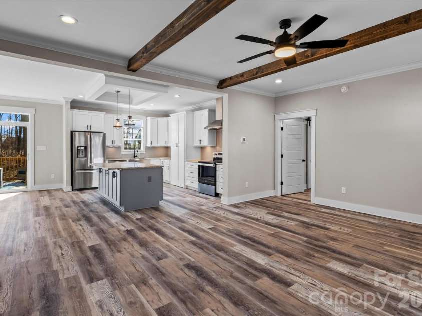 428 Florence Circle, Statesville, NC 28625.  MLS# CAR4346505, YatesRealty ID 3721. 