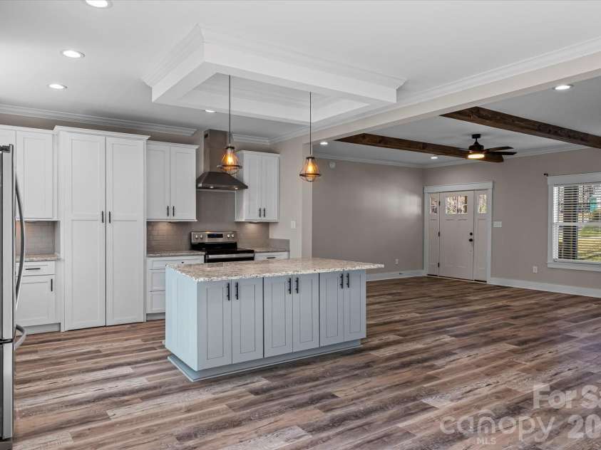 428 Florence Circle, Statesville, NC 28625.  MLS# CAR4346505, YatesRealty ID 3721. 