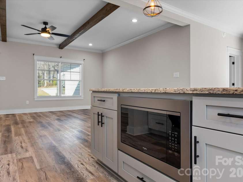 428 Florence Circle, Statesville, NC 28625.  MLS# CAR4346505, YatesRealty ID 3721. 