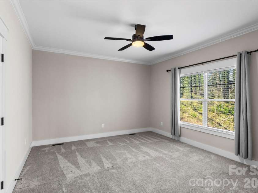 428 Florence Circle, Statesville, NC 28625.  MLS# CAR4346505, YatesRealty ID 3721. 