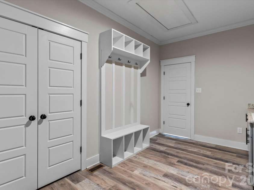 428 Florence Circle, Statesville, NC 28625.  MLS# CAR4346505, YatesRealty ID 3721. 