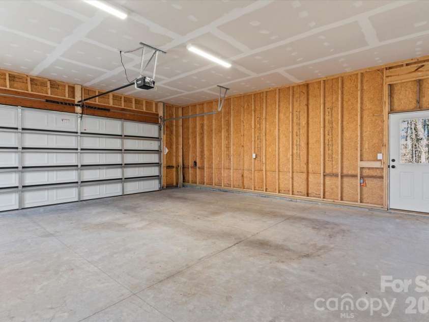 428 Florence Circle, Statesville, NC 28625.  MLS# CAR4346505, YatesRealty ID 3721. 