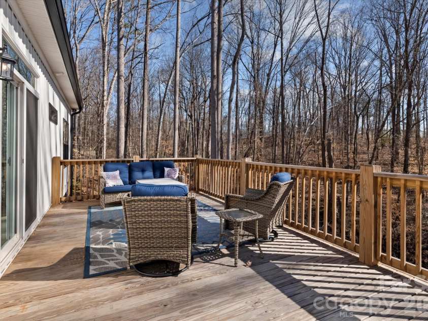 428 Florence Circle, Statesville, NC 28625.  MLS# CAR4346505, YatesRealty ID 3721. 