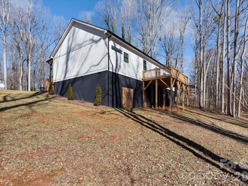 428 Florence Circle, Statesville, NC 28625.  MLS# CAR4346505, YatesRealty ID 3721. 