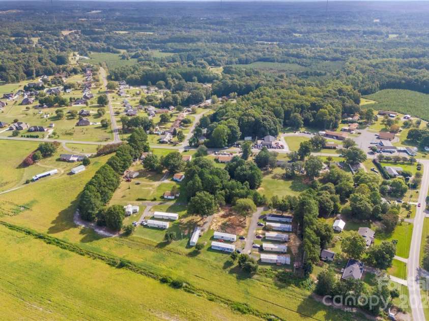 502 Cycle Lane, Dallas, NC 28034.  MLS# CAR4181921, YatesRealty ID 3721. 