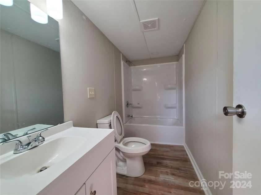 502 Cycle Lane, Dallas, NC 28034.  MLS# CAR4181921, YatesRealty ID 3721. 