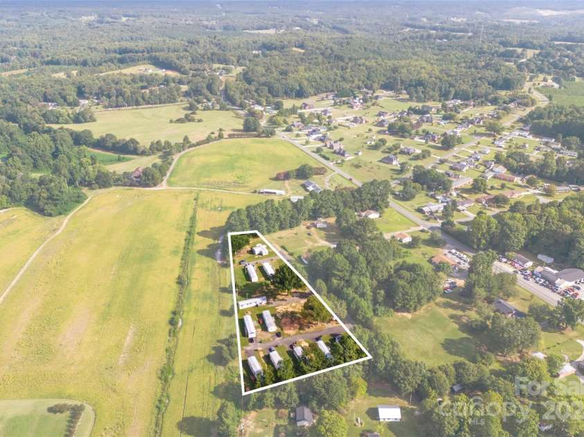 502 Cycle Lane, Dallas, NC 28034.  MLS# CAR4181921, YatesRealty ID 3721. 