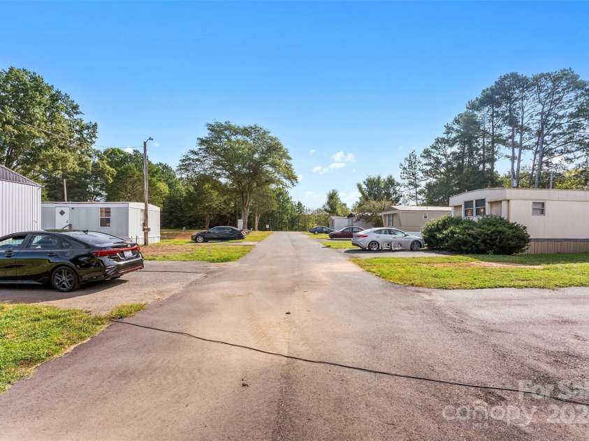 502 Cycle Lane, Dallas, NC 28034.  MLS# CAR4181921, YatesRealty ID 3721. 